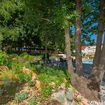 Villa Botanica - Lush Garden And Pool Oasis Kamenmost