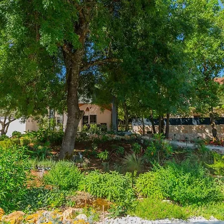 Botanica - Lush Garden And Pool Oasis * Kamenmost