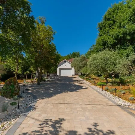Botanica - Lush Garden And Pool Oasis Villa *