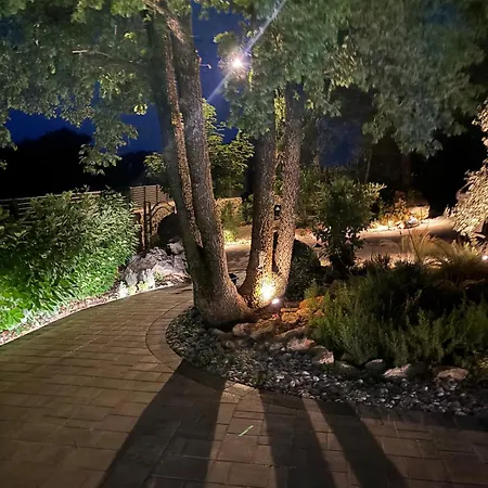 Villa Botanica - Lush Garden And Pool Oasis Kamenmost